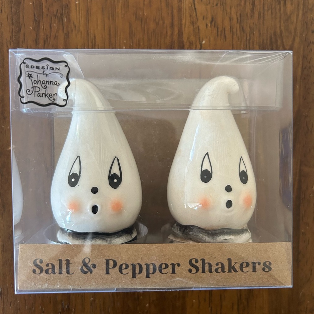 NWT JOHANNA PARKER Halloween Ghost salt & pepper shakers